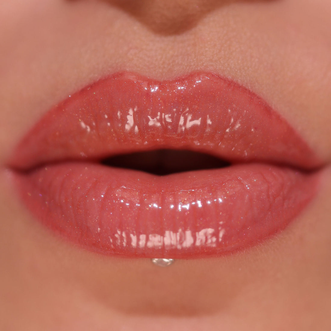 Revolution Pout Bomb Shimmer Gloss Nude Glow