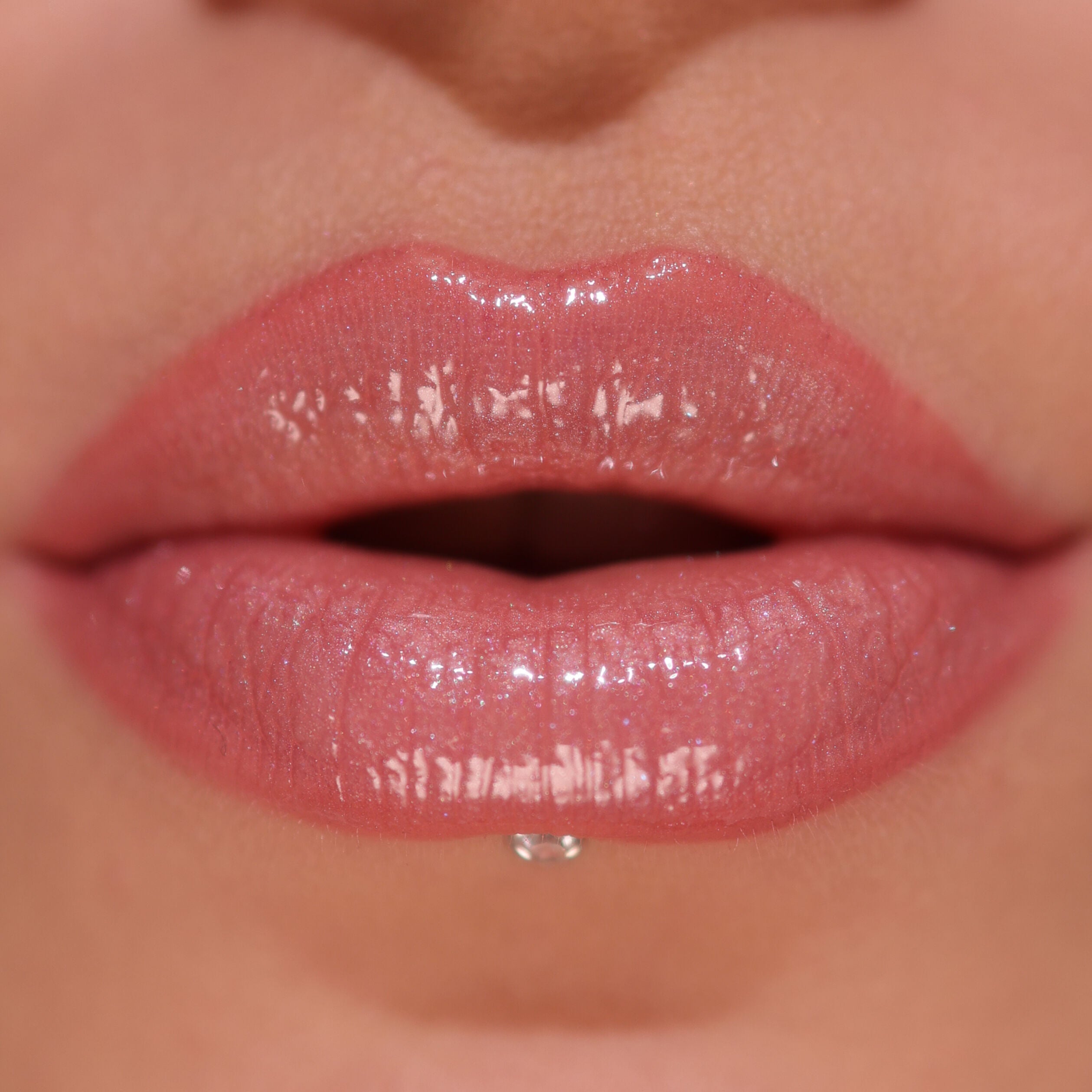 Revolution Pout Bomb Shimmer Gloss Shine Pink